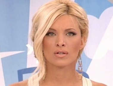 Θα έχανε τις αισθήσεις της η Καινούριου στον «αέρα» (βίντεο)